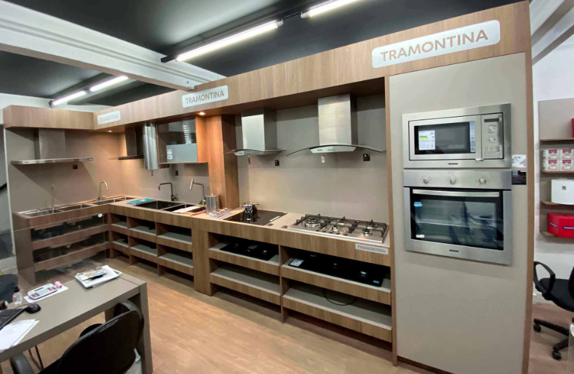 O que é um showroom e como ele influencia a experiência do cliente
